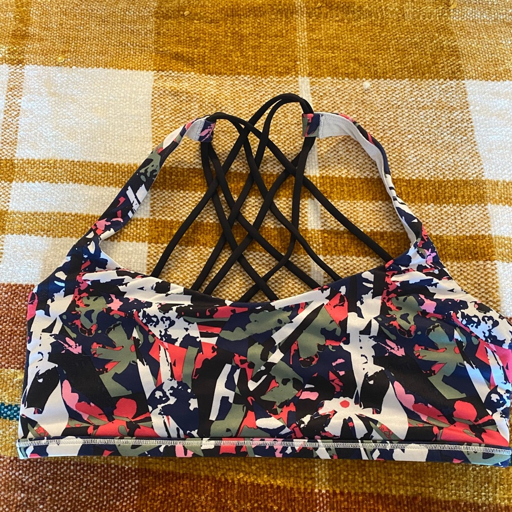 Lululemon sports bra